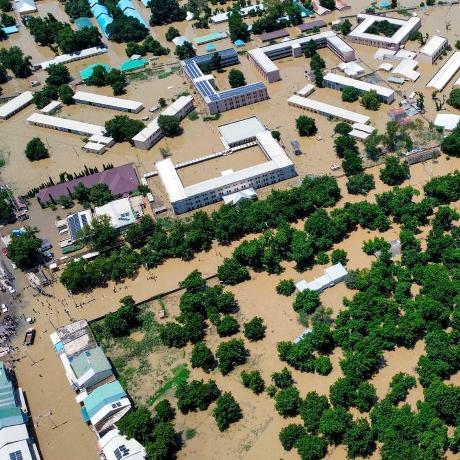 Tchabilaz's tweet photo. Nous sommes profondément attristés par les inondations dévastatrices qui ont frappé Maidouguri. Mes pensées et prières vont à toutes les victimes de cette catastrophe. Qu’Allah le Tout Puissant les assiste.💔 https://t.co/YvkbDnaSU9