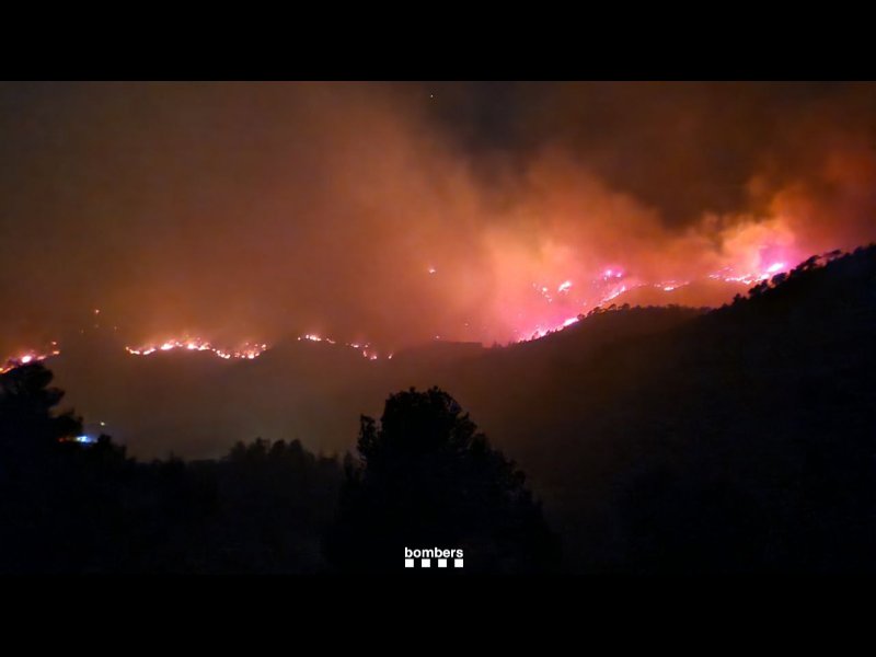 L'incendi de Cabacés ens preocupa i molt. El Priorat és una terra oblidada, amb manca d'inversions, tocada de mort per la sequera continuada i amb els pantans buits,que dificulten l'extinció de l'incendi. Esperem que els <a href="/bomberscat/">Bombers</a> puguin controlar-lo aviat.