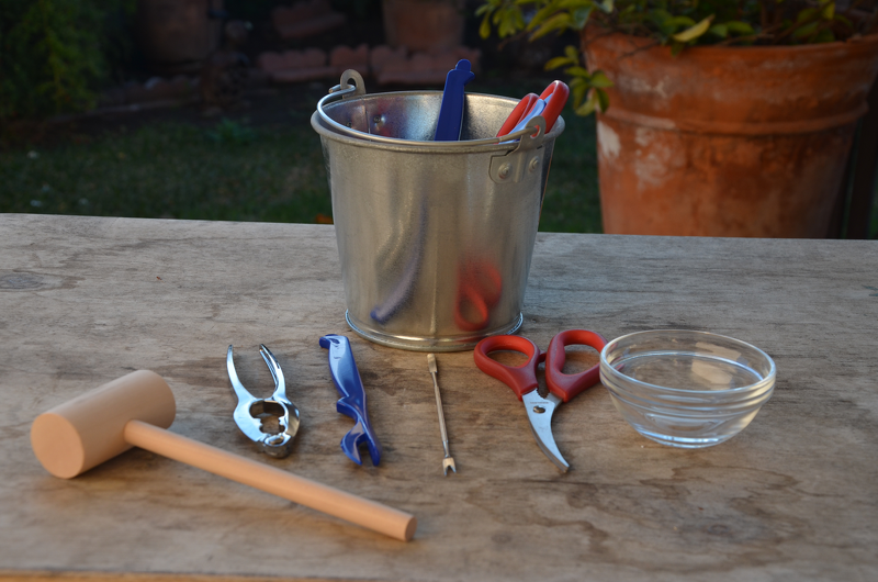 Esntech's tweet photo. Our seafood tools set is exactly what you need when sitting down at your next boil. It's equally useful anytime enjoying shellfish specifically. #butterbowl #crabcracker #crabhammer #mallet #seafoodtoolkit #seafoodtools
https://t.co/xSHx6JKPwO https://t.co/CDpZBEaii8