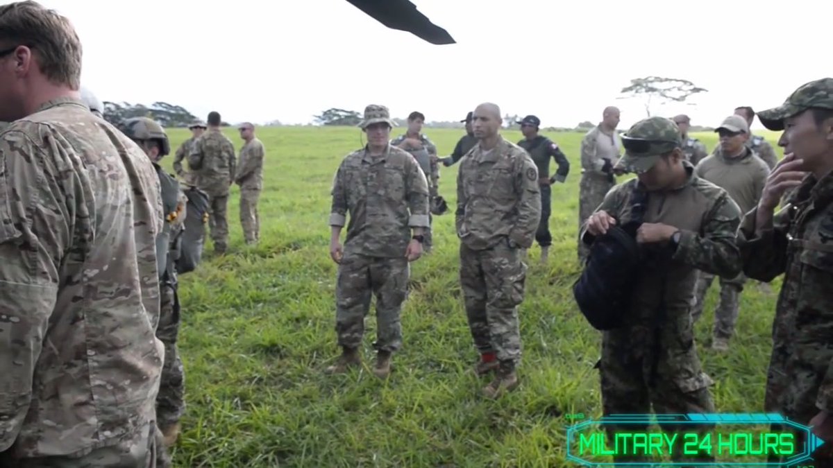 海自が陸自迷彩にマルトロことマルチカムトロピックのキャップ使ってる