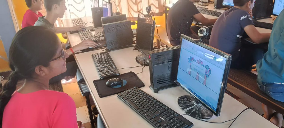 Shailendra_lfp's tweet image. 🎨 Friday = Funday at @learnfrompeer!
Instead of screens, we handed out brushes, and the students brought their imaginations to life. 🎨💡
Learning can be fun too! 😁

@malpani @NarayanchandraT @DNEWSPAPERGUY @apnipathshala_ 
#FunWithLearning #CreativeFriday #ApniPathshala