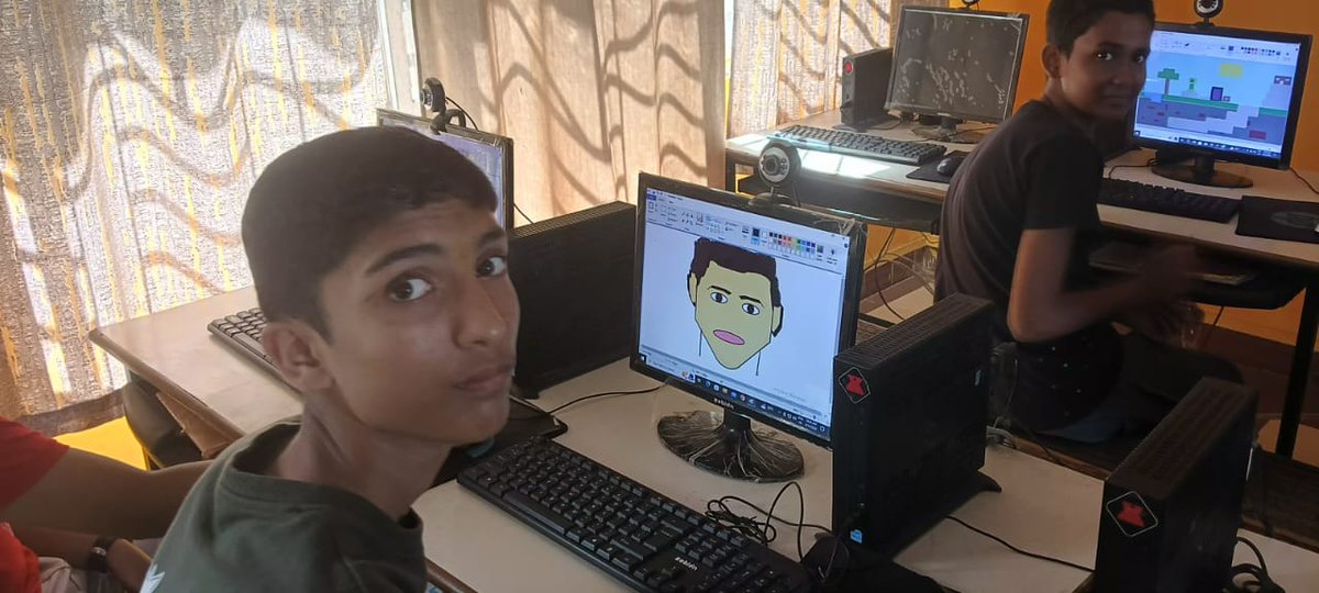 Shailendra_lfp's tweet image. 🎨 Friday = Funday at @learnfrompeer!
Instead of screens, we handed out brushes, and the students brought their imaginations to life. 🎨💡
Learning can be fun too! 😁

@malpani @NarayanchandraT @DNEWSPAPERGUY @apnipathshala_ 
#FunWithLearning #CreativeFriday #ApniPathshala