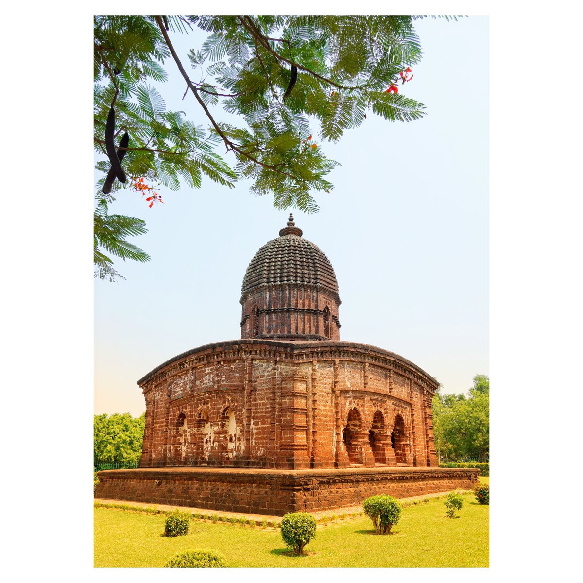 kdrebel's tweet photo. Bishnupur's terracotta temples in #WestBengal ,created by Malla rulers, showcase intricate carvings and unique architecture from 17th-19th centuries, blending art &amp; relegion. @incredibleindia @SonyAlpha @sony_india @westbengaltour @LostTemple7 @templesof https://t.co/uNBy70HMwI