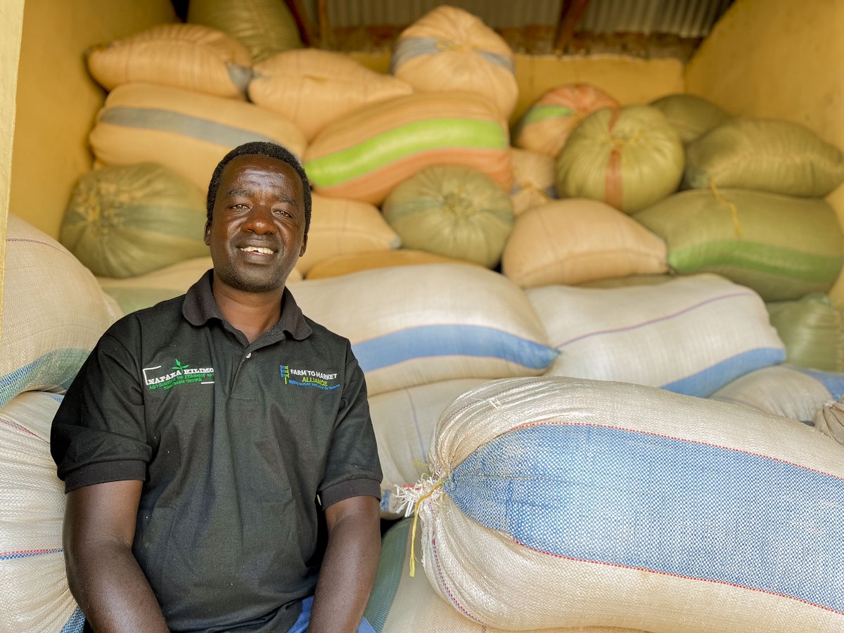 WFP_Tanzania's tweet photo. In Tanzania, farmers like Kornell Lihweuli have been transformed thanks to the @WFP supported Farm-to-Market-Alliance #FtMA prog, which has helped him access finance, inputs &amp; knowledge to expand his maize + sunflower farm from 15 acres to a 40-acre success, improving his life. https://t.co/bbX36ugxgk