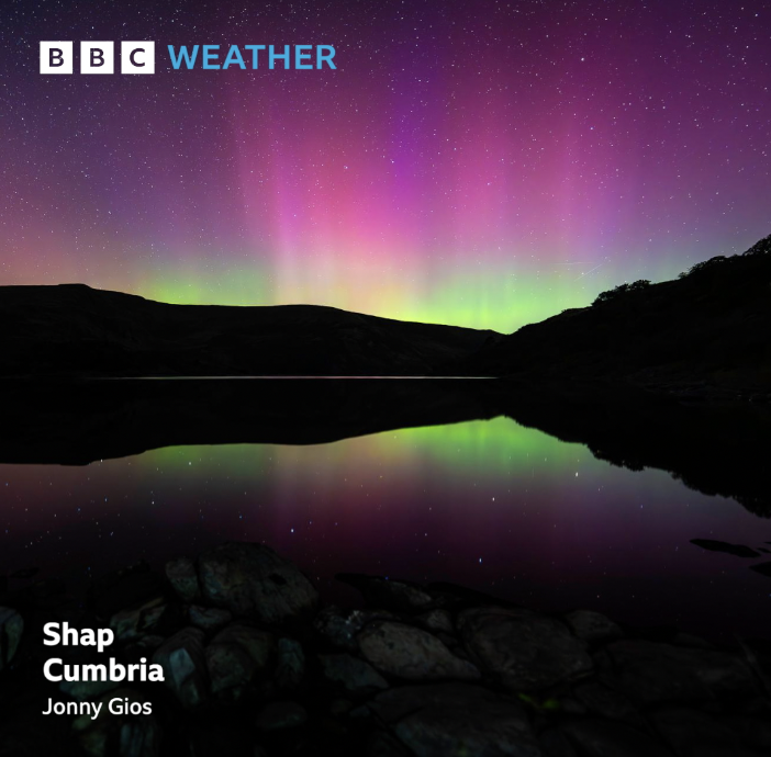 Another amazing Northern Light display in parts of the UK last night.

We've had some stunning pictures sent in to us <a href="/bbcweather/">BBC Weather</a> ...😍
#aurora
