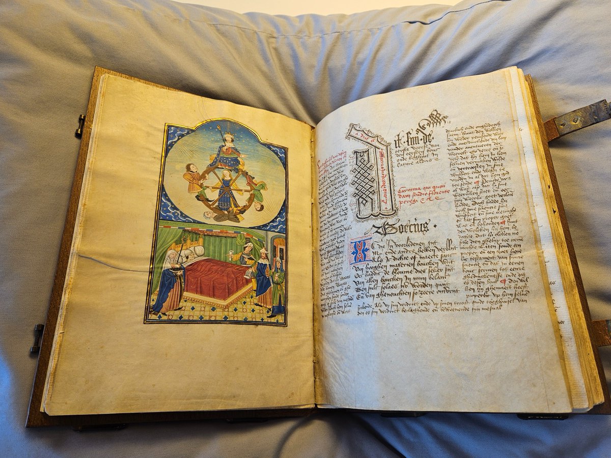 hwrts's tweet image. Scribe in 1470 writes &apos;turn over&apos; and &apos;turn over the page&apos;. Planning the lay-out is difficult! This is probably the first neat (presentation/promotion?) copy  of a Middle Dutch translation of #Boethius De consolatione philosophiae, by Bruges goldsmith Jacob Vilt. @UniUtrechtLib