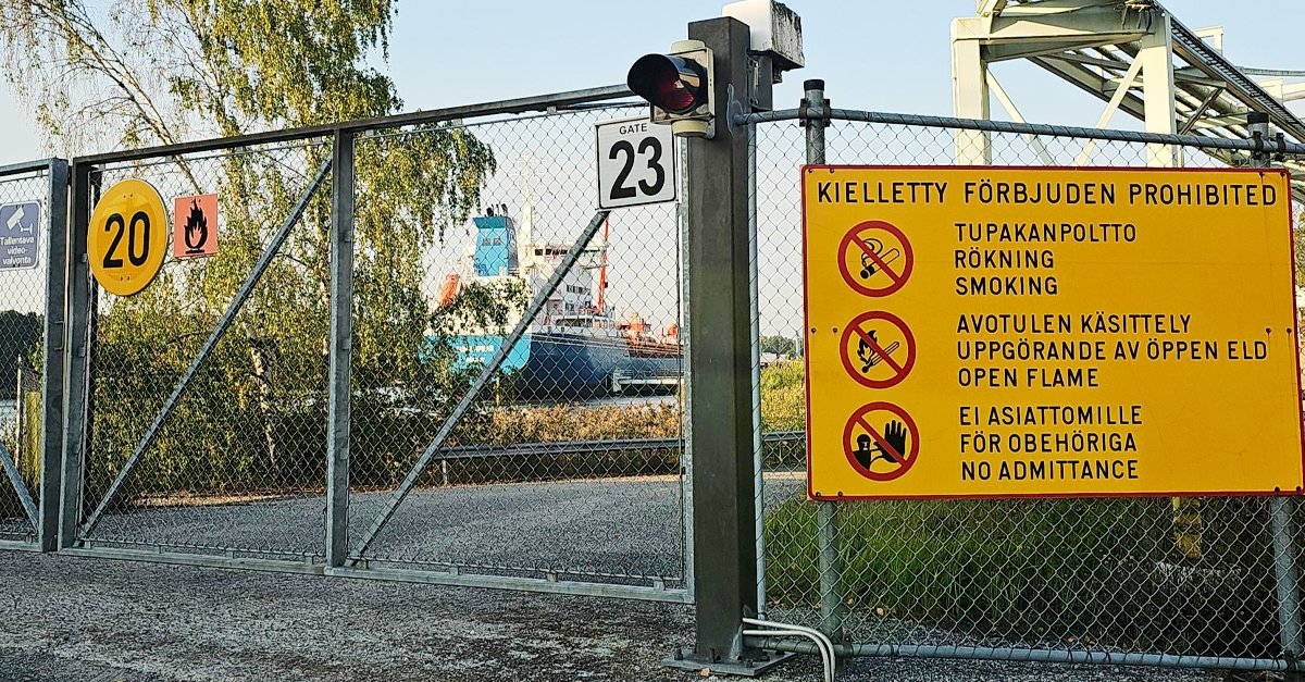 PortOfTurkuFI's tweet photo. At port of Turku, #safety is not just about following rules but about proactive and continuous efforts aimed at ensuring safety of everyone working within port area. When safety is prioritized, operations run smoothly without interruptions. https://t.co/mmZ9xx7XPu https://t.co/aYaRFPiBg2