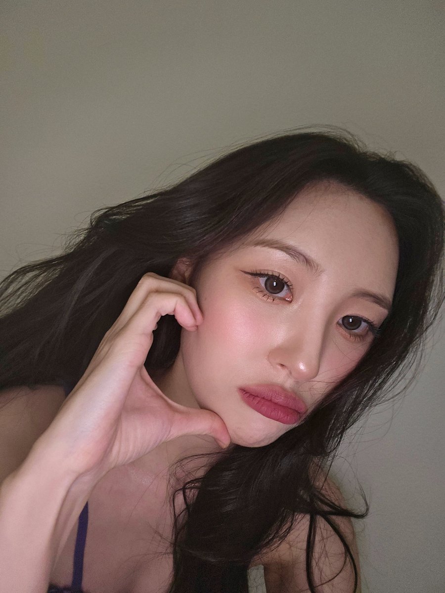 official_sunmi_'s tweet photo. [#MIYAPIC📸]
⠀
KBS 대기획 - '딴따라 JYP'
⠀
오늘만큼은 막내 미야💜
⠀
난 다른 사람은 싫어🙂‍↔
선미가 아니면 싫어🫶🏻
⠀
#선미 #SUNMI https://t.co/67GibdWd3q