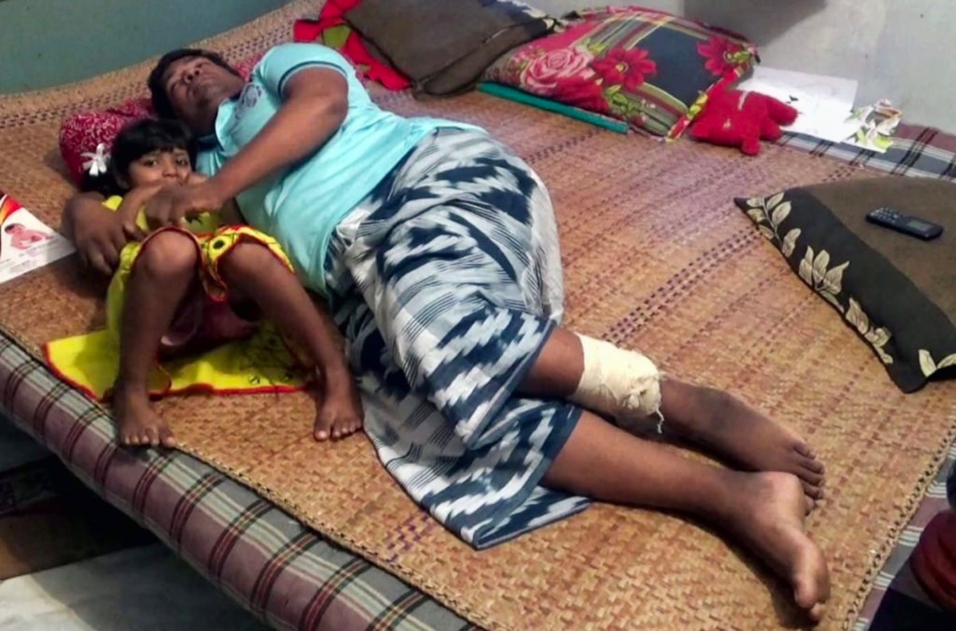 আমাকে কেউ দেখতে এলোনা আক্ষেপ গুলিবিদ্ধ নওগাঁর বিএনপি কর্মী মোকাব্বের