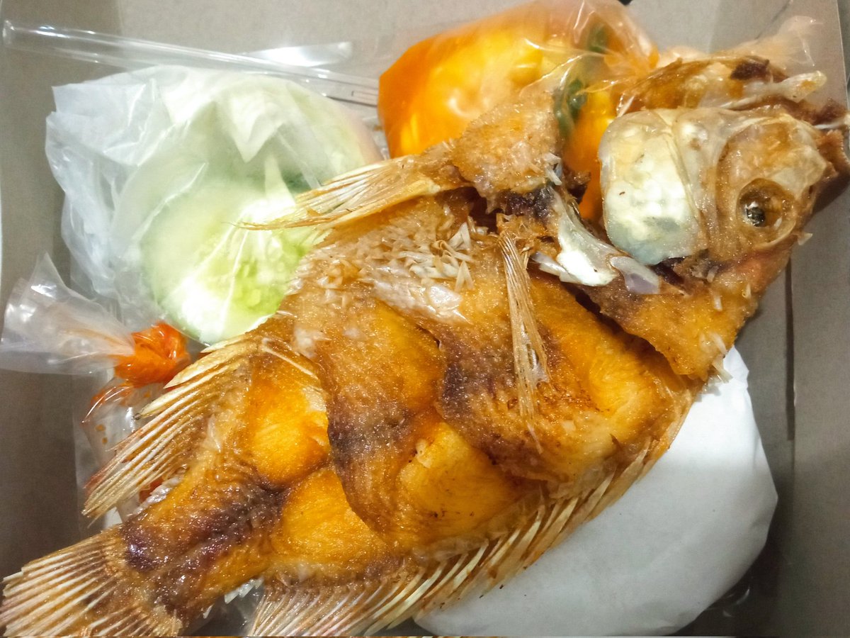 Mas, andai aku jadi istrimu trus masak ikan gosong, yang kamu marahin aku atau kompornya?

Ikan yang aku marahin dek, kenapa udah mateng nggak masuk piring sendiri....