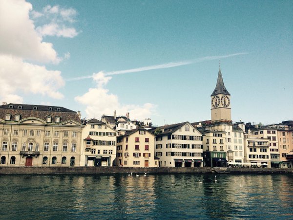 LindaHuber19's tweet photo. Off to Zurich today to lunch 🥂🍾 with @LouiseMangos and @alisonbailliex and I am dusting off my light-duty winter jacket... 🥶 #comebacksummer #WritingCommunity https://t.co/2thVIxxZPA
