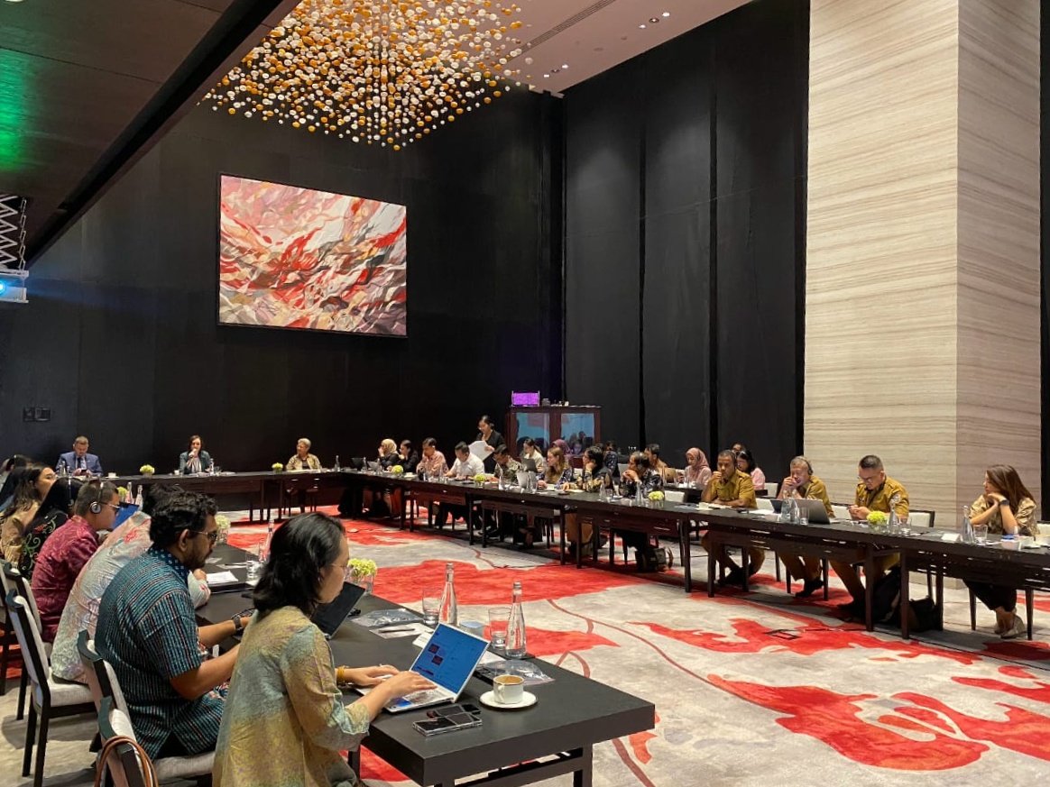 ukmissionasean's tweet image. Senior officials from key Indonesian Ministries joined us and UK Deputy Trade Commissioner for Southeast Asia @RhiannonUKGov to discuss the UK’s support for regulatory reform under the ASEAN-UK Economic Integration Programme #EIP
#RegulatoryReform #UKASEAN #ThrivingPartnership