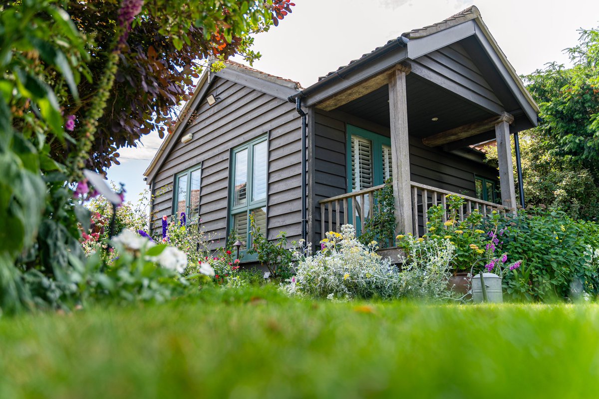 TitchwellManor's tweet photo. Welcome to Room 19, also known as The Potting Shed πΏ
This stand-alone retreat, nestled by the peaceful setting of our walled garden, offers the perfect romantic escape.
Book your stay on our website. πͺ΄
#northnorfolk #ukbreak #weekendgetaway #titchwellmanor https://t.co/03zeK5gUvW