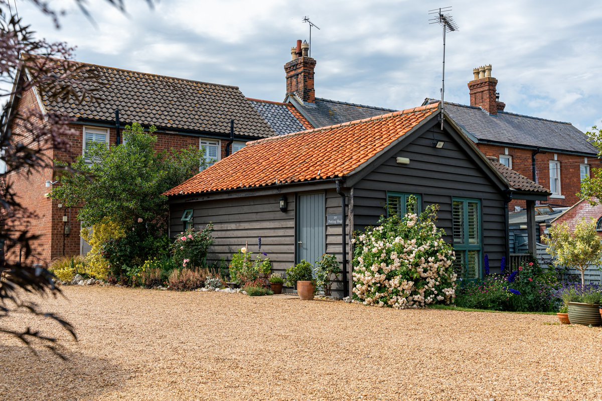 TitchwellManor's tweet photo. Welcome to Room 19, also known as The Potting Shed πΏ
This stand-alone retreat, nestled by the peaceful setting of our walled garden, offers the perfect romantic escape.
Book your stay on our website. πͺ΄
#northnorfolk #ukbreak #weekendgetaway #titchwellmanor https://t.co/03zeK5gUvW