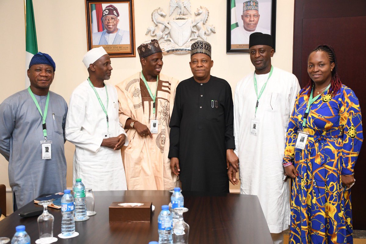 I led management of the Agency to pay a courtesy call to the Vice President,Senator Kashim Shettima and intimated him of the impending maiden international lecture on insecurity in the Sahel and its effects on the country.
He thumbs up the Agency