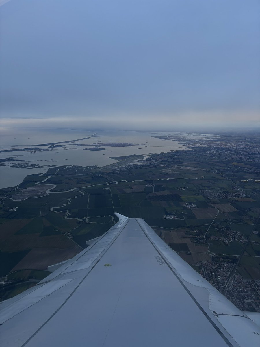 retour en belgique 🥰

5° ??? je fuis