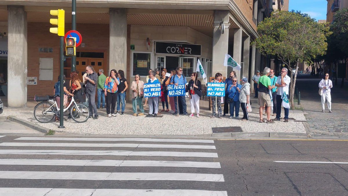 Macro manifestación ayer en Zaragoza en contra del Clúster Maestrazgo.         Según la organización 25.000 personas 🤦🤦🤦