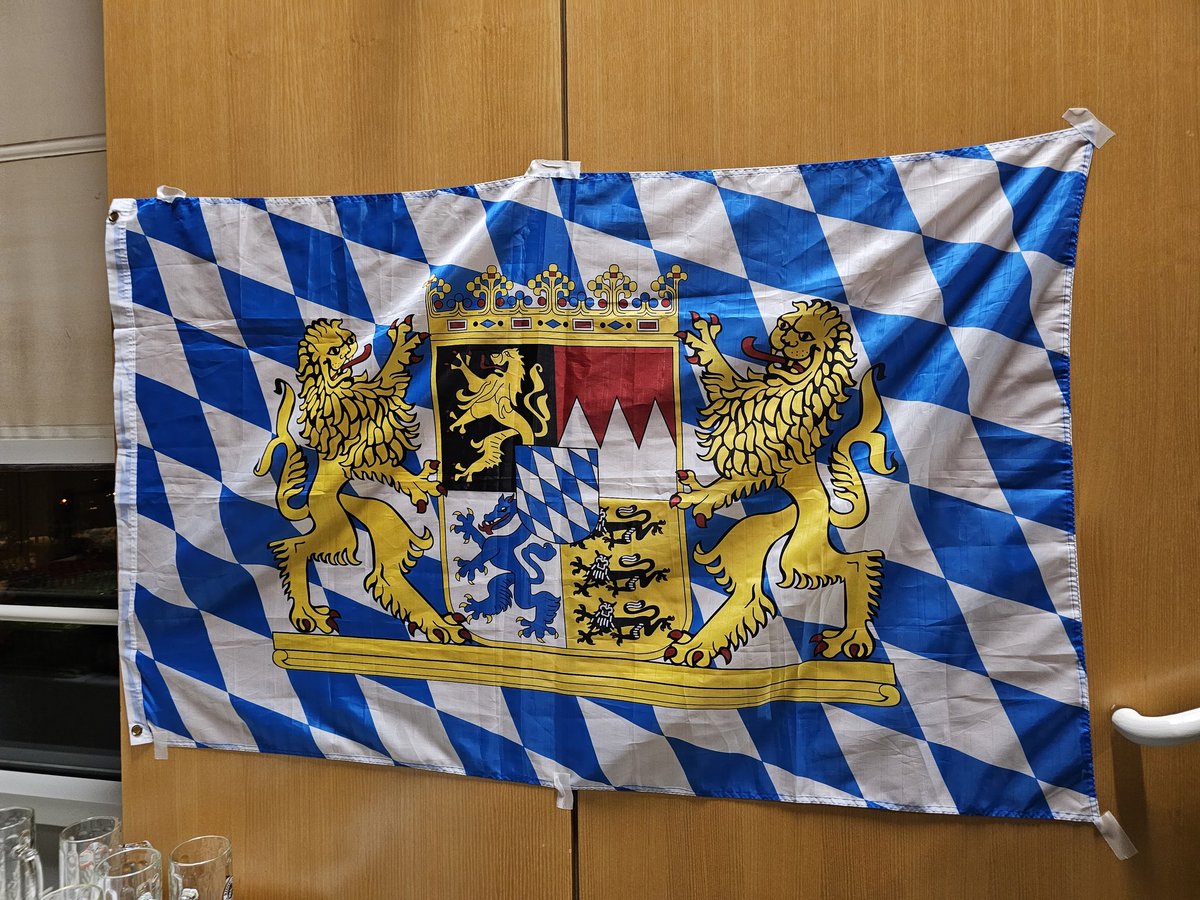 Back in bavaria! Great to meet the #neuropathology community with a Brezel and a beer at the #DGNN annual meeting in Regensburg.  Looking forward to the next days!
ukr.de/neuropathologi…