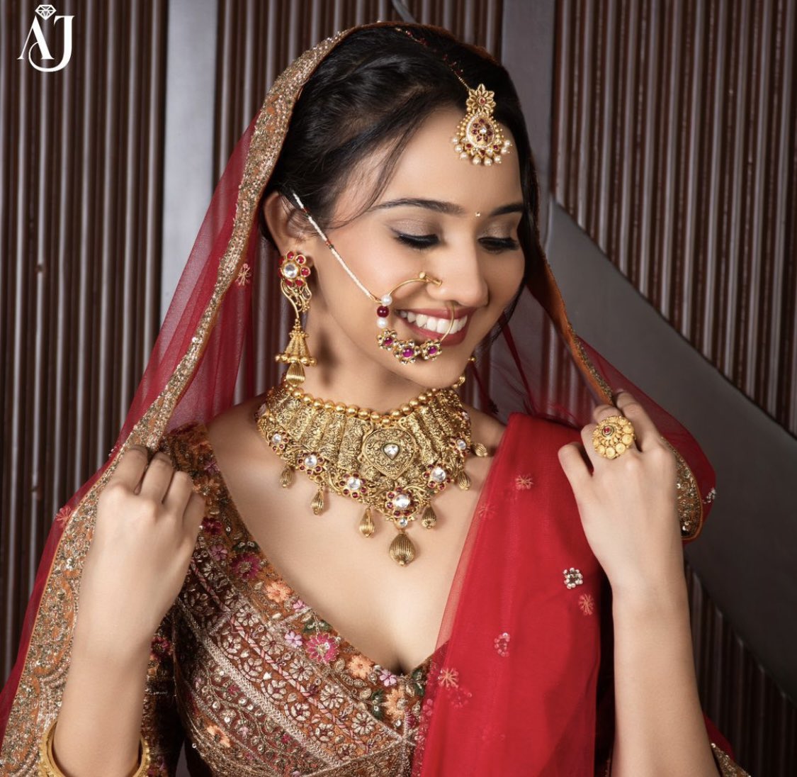 ashisyedlove's tweet photo. Our beautiful Ashu โค๏ธ
Dreamy Bride ๐ @Ashisinghh
.
.
.
#AshiSingh #ashisingh #ashians https://t.co/cbNEyvLZlY
