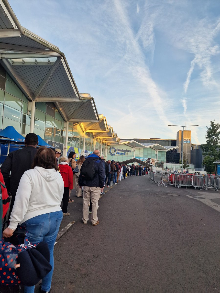 Just made my flight to Edinburgh this morning despite arriving early at <a href="/bhx_official/">Birmingham Airport</a> Horrendous queues for security starting outside and looping all the way through the inside of the airport. #gladitwasntraining