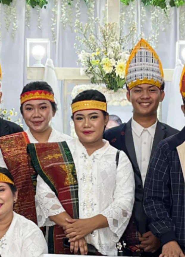 acel_cyrus's tweet photo. kakak pertama, kakak kedua, dan anak paling bontot https://t.co/93UA2YTnGS