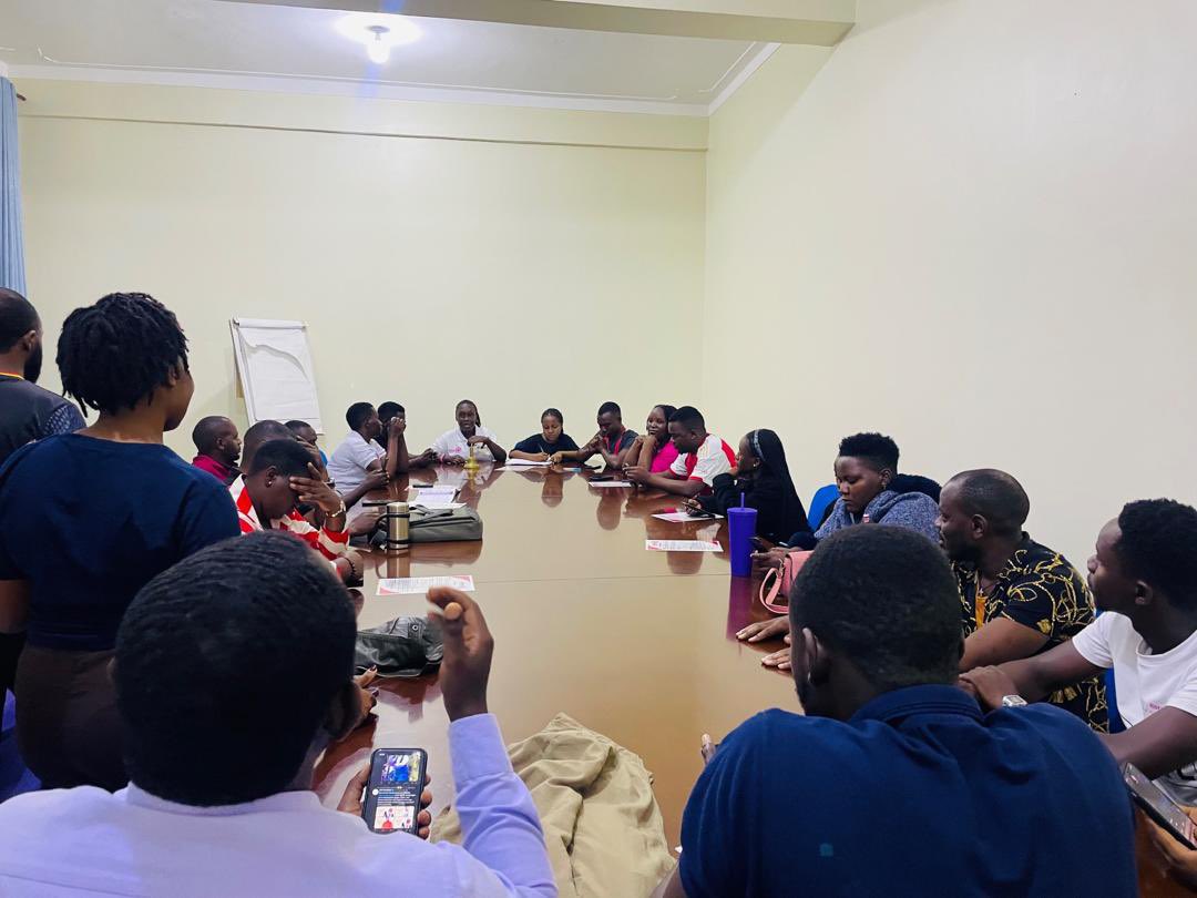 twekonyereug's tweet image. #ItsTimeToJoinRotaract 
This week we joined the members of @RotaractHoima for fellowship, as we introduced to them our #IgniteMyPower program. We are excited about the progress being made towards this meaningful partnership. For quality education &amp;amp; sustainable development.i