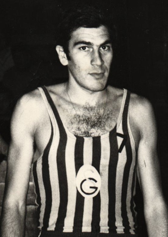 Galatasaray Lisesi'nden yetişen önemli basketbolculardan, Galatasaray ve millli takımın unutulmaz oyuncusu Nur Danişmend'i ( Okul No: 415) kaybettik.