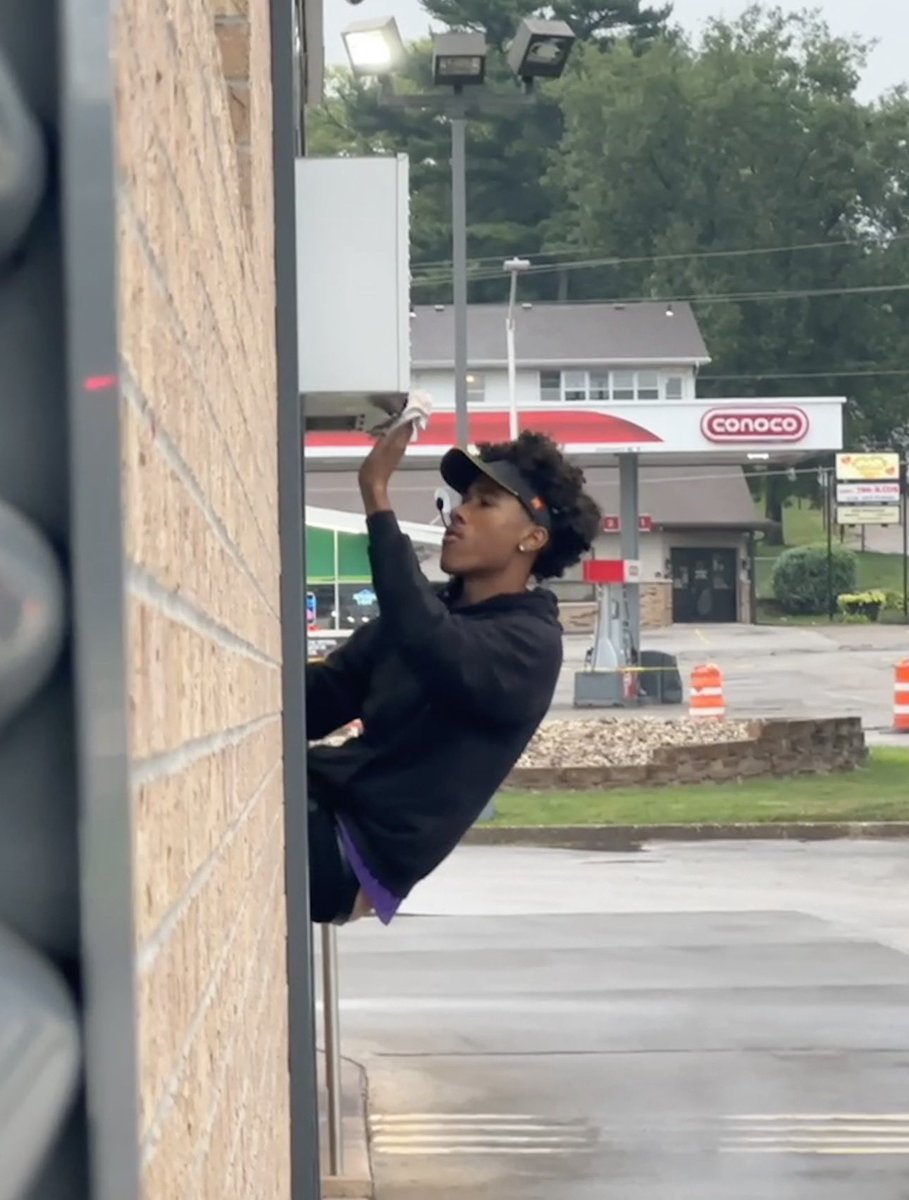 How did I look this good cleanin😭😭😭