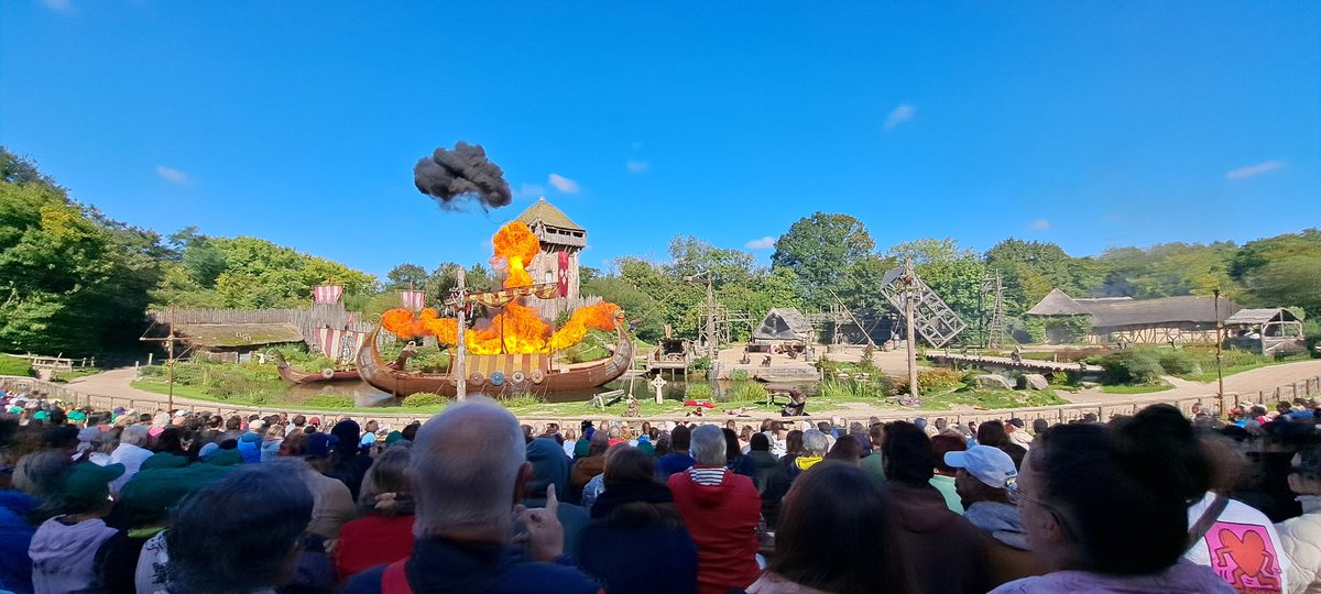 attractionsben's tweet photo. Got to visit the incredible @FousduPuy yesterday.  The shows we saw were all MAGNIFIQUE!  If their planned park for the UK goes ahead, it will certainly shake things up in the UK live entertainment/cultural/heritage sectors. https://t.co/9Sfgw8ARN8