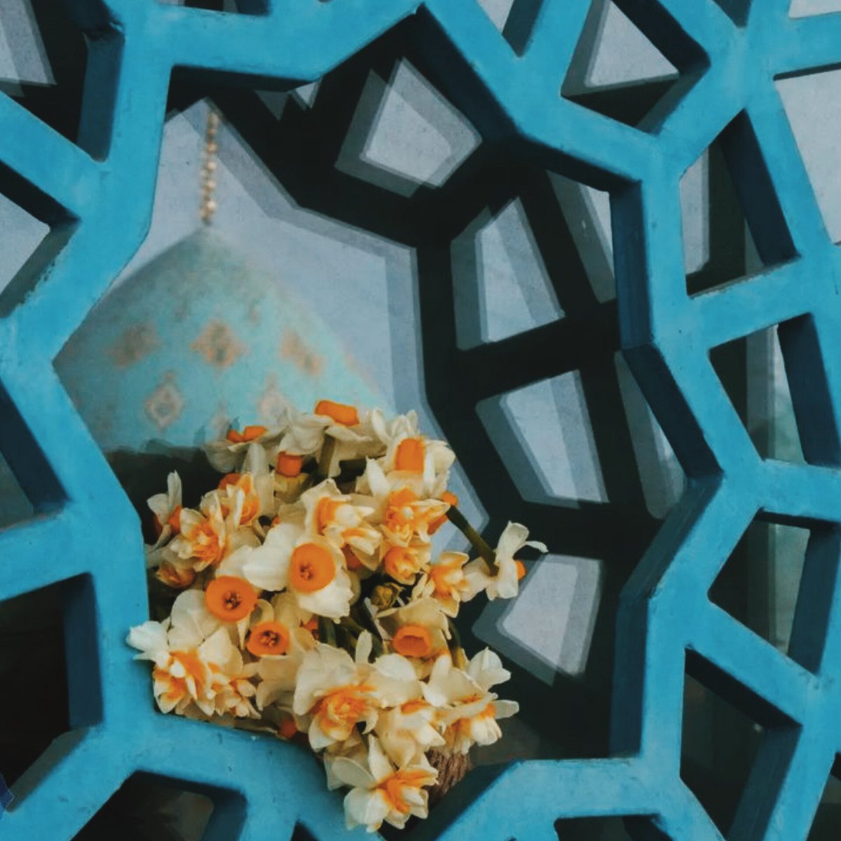 realSedaghati's tweet photo. Imam Mahdi (AS), as a messenger of love, peace, and justice, is beloved in the hearts of people all around the world. The anticipation of his appearance symbolizes hope for a bright future filled with love and justice. https://t.co/Ocl6wSoSqK