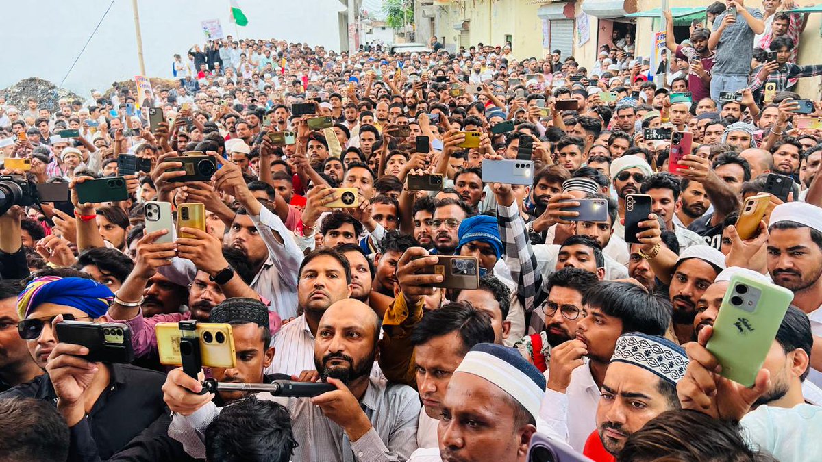 BhimArmyChief's tweet photo. आज भाई वसीम के परिजनों से मुलाकात कर संवेदनाएँ व्यक्त की।

मैं मुख्यमंत्री @pushkardhami जी से मामले की सीबीआई जाँच कराने और हमारे लोगों पर लगाए गए झूठे मुक़दमे वापिस लेने की माँग करता हूँ अन्यथा 5 अक्टूबर से अनिश्चितकालीन धरने पर बैठने को मजबूर हूँ। https://t.co/UuhWtKaQMi