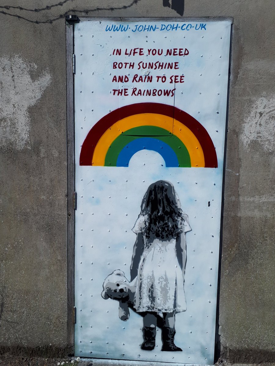 John D'oh leading from the front  as an exhibition featuring artists involved in the Glastonbury Mural Trail opens on #Glastonbury high street.😊 <a href="/WSMERCURY/">Weston, Worle & Somerset Mercury</a> #Glastonburystreetart <a href="/BHWeeklyNews/">Burnham & Highbridge Weekly News</a> <a href="/glastonbury/">Glastonbury Festival</a> <a href="/bbcglasto/">BBC Glastonbury</a> <a href="/bbcarts/">BBC Arts</a> <a href="/bbcsomerset/">BBC Somerset</a> <a href="/SomersetLive/">Somerset Live</a> <a href="/WestSomGazette/">West Somerset News</a>  <a href="/OneShow/">The One Show</a>