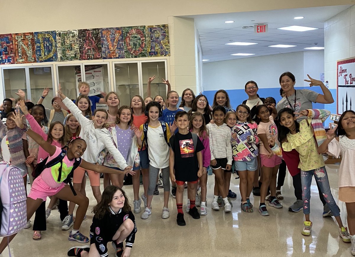 Mrs. Amy Hauer tweet media