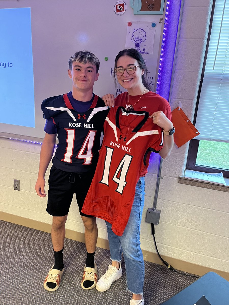 Day day week 2 
<a href="/landonrwright/">Landon Wright</a> <a href="/RoseHillFBall/">Rose Hill Football</a>