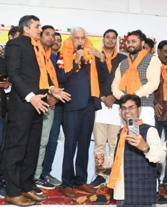 me_moharsingh's tweet photo. जननायक @DrKirodilalBJP जी आपसे शिक्षक संघ @RESTARajasthan
की मांग है की राज्य के वरिष्ठ एवं बेसिक कंप्यूटर अनुदेशक कैडर की पुन:समीक्षा करवाकर कैडर विस्तार करने की मांग को जल्द पूरा करवाया जाएं।
@rajeduofficial 
@jethanandbjp
@team_bci2023 
@BhajanlalBjp 
@madandilawar 
@pantlp https://t.co/y0sdp5aENF