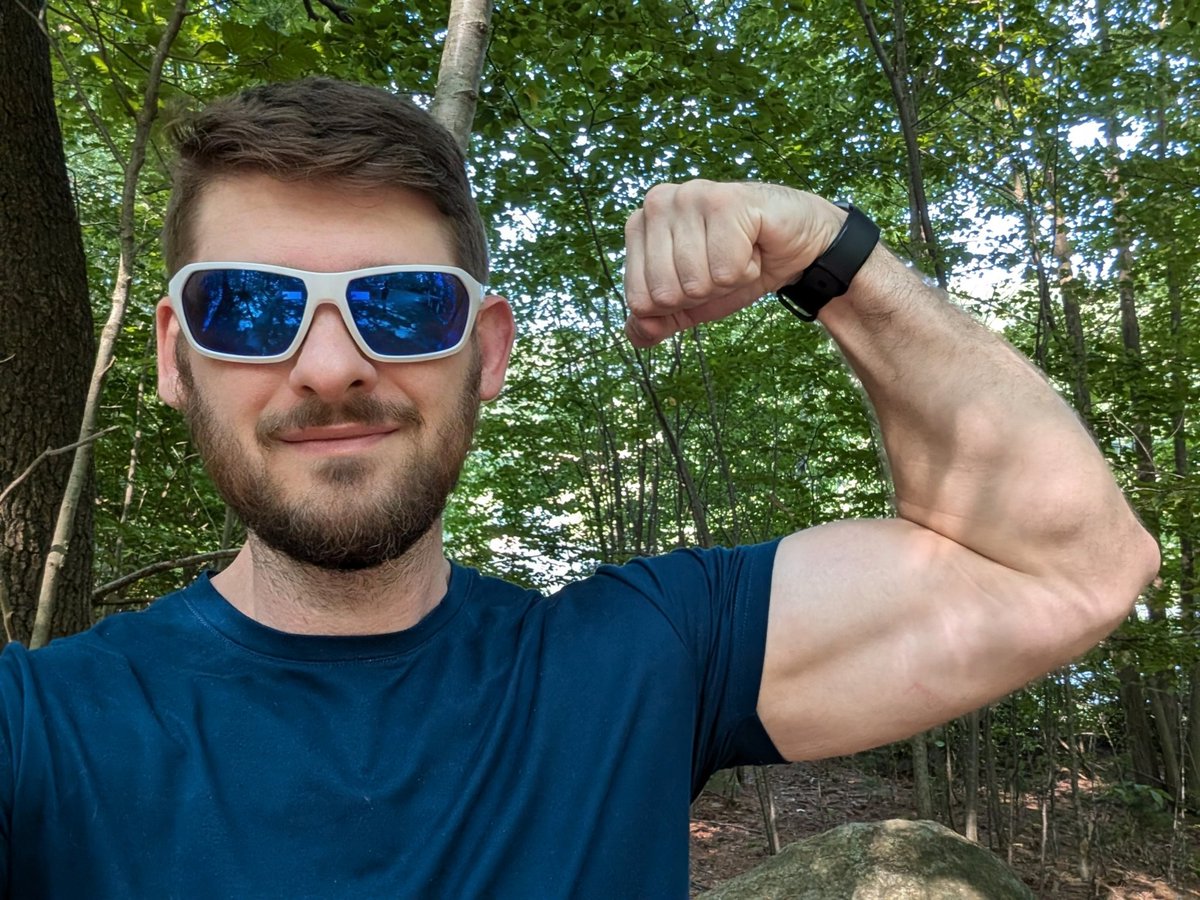 johnnysbigbulge's tweet photo. Anyone up for a morning brotein injection? https://t.co/T4Y8WmYPCG