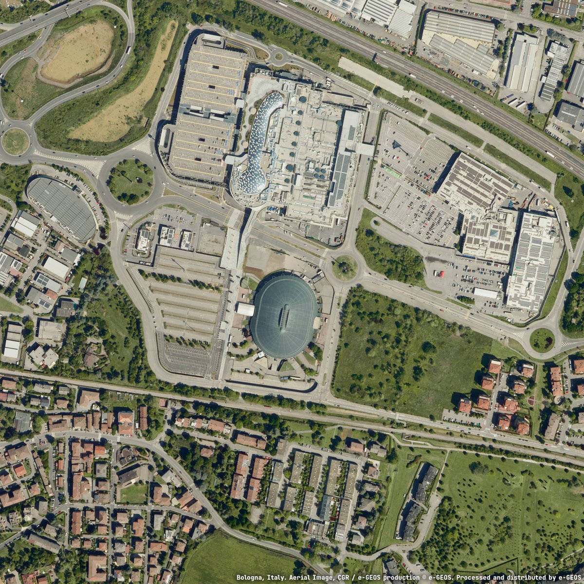 e_geos's tweet photo. 🎾 Through this #AerialImage we bring you to Unipol Arena in Bologna, currently hosting the group stage of the 2024 @DavisCup #tennis tournament!

📸 #Bologna, #Italy. #AerialImage, #CGR / e-GEOS production © e-GEOS. Processed and distributed by #e_GEOS

#DavisCup https://t.co/9hdBaHB9Xd