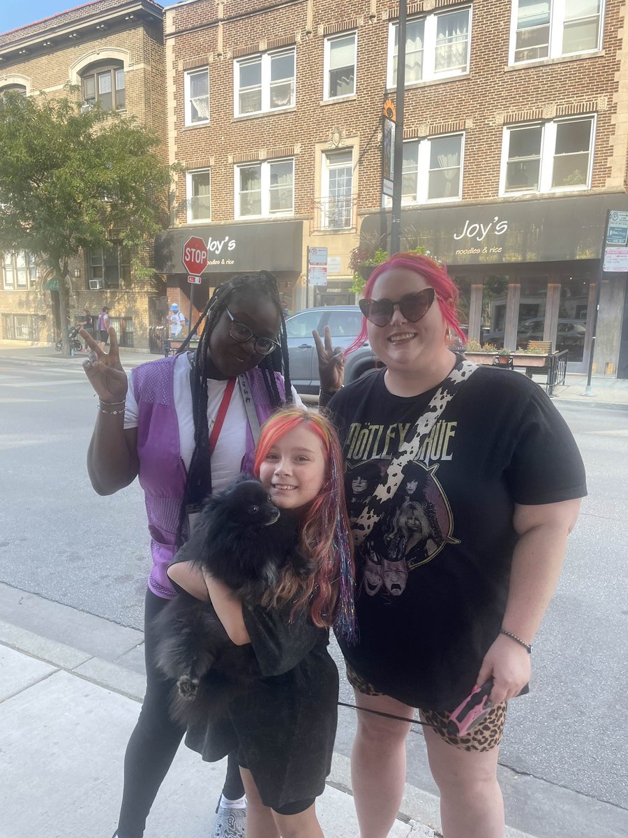 NewCanvassing's tweet photo. If you’re in #Chicago, you might catch us outside! We’re putting the fun in #fundraising for the #ACLU!  If you want to come join us in fighting for our rights and liberties, check us out here! ——-> https://t.co/G0xu89gpRL #hiring we start at $24/hour!!! 💜 https://t.co/hSbFTyeWs8