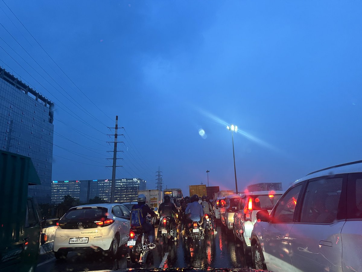 bySumitSaini's tweet photo. Don’t know what @TrafficGGM and @dtptraffic are doing, No Police Officer is on road.  Life become so pathetic due to travelling like hell from #Delhi #Gurugram To &amp; Fro, 2-3 hours one sided. Why can’t do drone surveillance for road blockages? @LtGovDelhi @PMOIndia #TrafficUpdate https://t.co/SyrxOHpR4Z