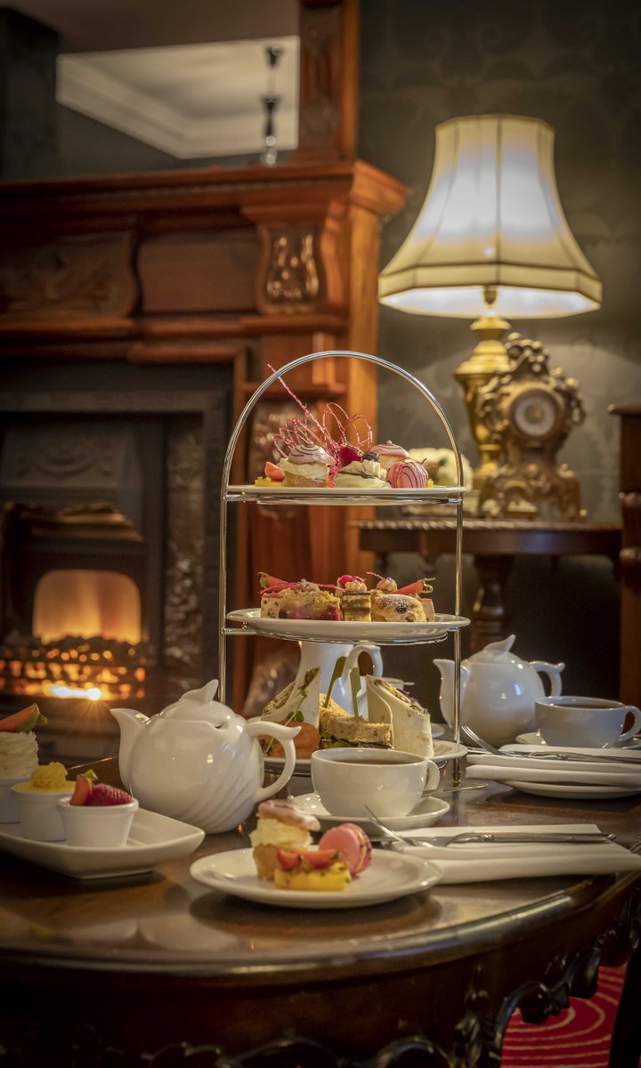 Treat yourself to a delightful afternoon in Temple Gate Hotel with a delicious Afternoon Tea treat. Call Sales on 0656823300 to book. Afternoon Tea is €35.00 per person, add a glass of bubbly for €9.25pp or a bottle for €37.95 🥂

templegatehotel.com/afternoon-tea.…