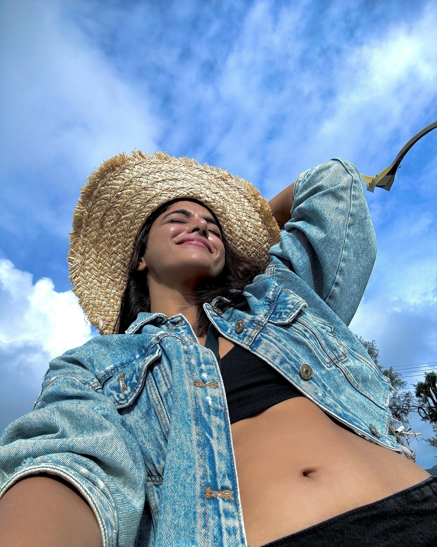 GXW78DragAAtI_3?format=jpg&name=large