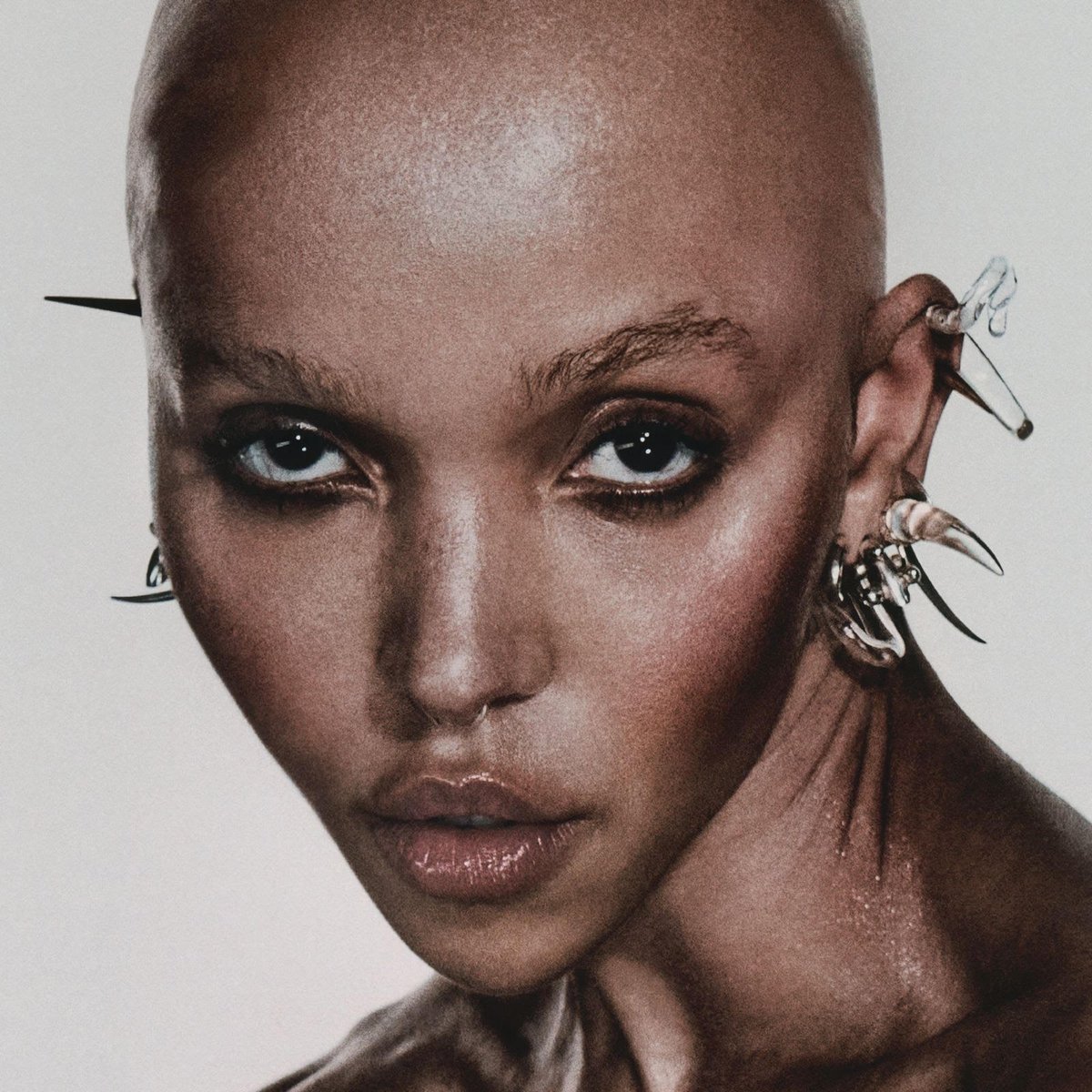 FKAtwigs's tweet image. EUSEXUA has been my practice for the years that it has been in creation. it is my opus and truly feels like a pin at the centre of the core of my artist. EUSEXUA was birthed in chicken scratch, written on the back of my hand in a toilet at a rave in prague, ‘this room of fools WE…