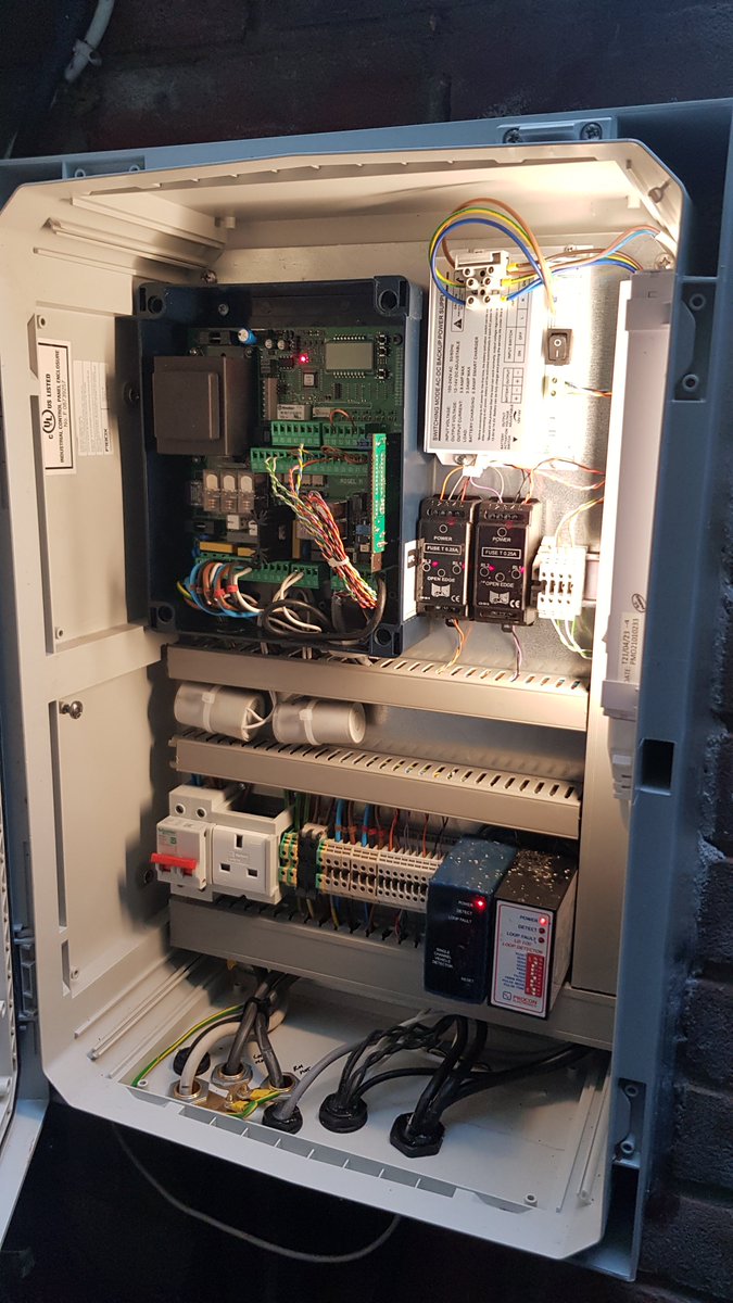 SCSautomationuk's tweet image. Showcasing a new gate automation control panel with @BFTAutomation solutions. Gate designed, fabricated and installed by SCS Automation - neat work indeed! #gateautomation #staysafe #nobirdsnestshere 🐦‍⬛🪹 ❌