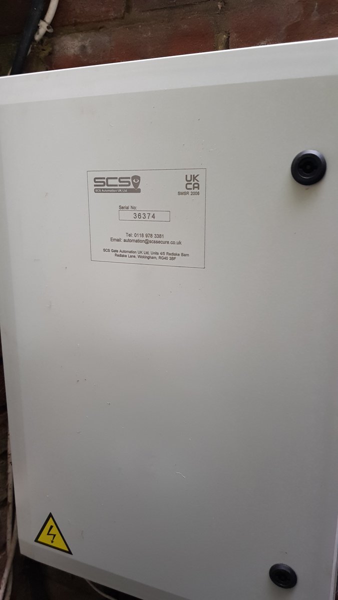 SCSautomationuk's tweet image. Showcasing a new gate automation control panel with @BFTAutomation solutions. Gate designed, fabricated and installed by SCS Automation - neat work indeed! #gateautomation #staysafe #nobirdsnestshere 🐦‍⬛🪹 ❌