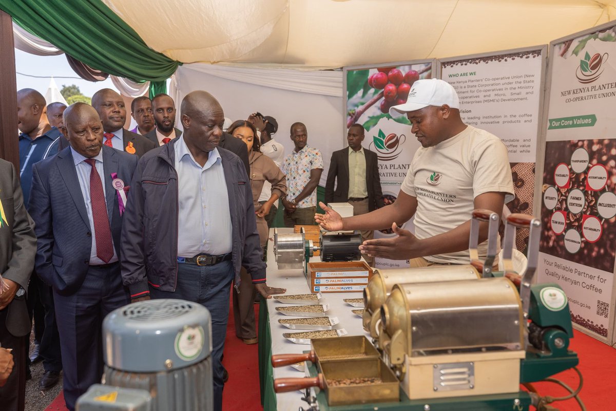 Benson_Mwiti_25's tweet photo. At the KPCU exhibition, DP Rigathi Gachagua observed advancements in coffee production and sustainable trade practices, vital for boosting Kenya’s coffee industry on a global scale. #RigathiOnAssignment #MlimaOneInNyeri https://t.co/AT5yFkkL9Q