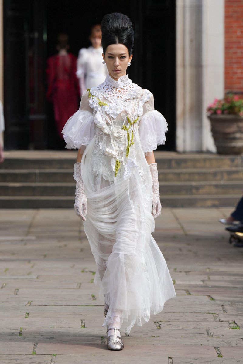 LOVE at first sight with ✨Bora Aksu✨ Spring/Summer 2025. 🪡