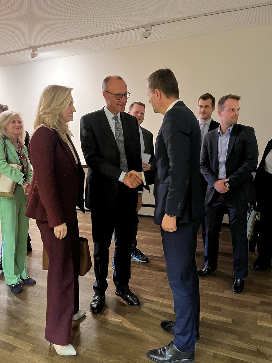 Among friends w/ <a href="/_FriedrichMerz/">Friedrich Merz</a> 🇩🇪 &amp; <a href="/BuschEbba/">Ebba Busch</a> 🇸🇪. We must work together within the <a href="/EPP/">EPP</a> to gain back moderate conservative voters across #Europe 🇪🇺.