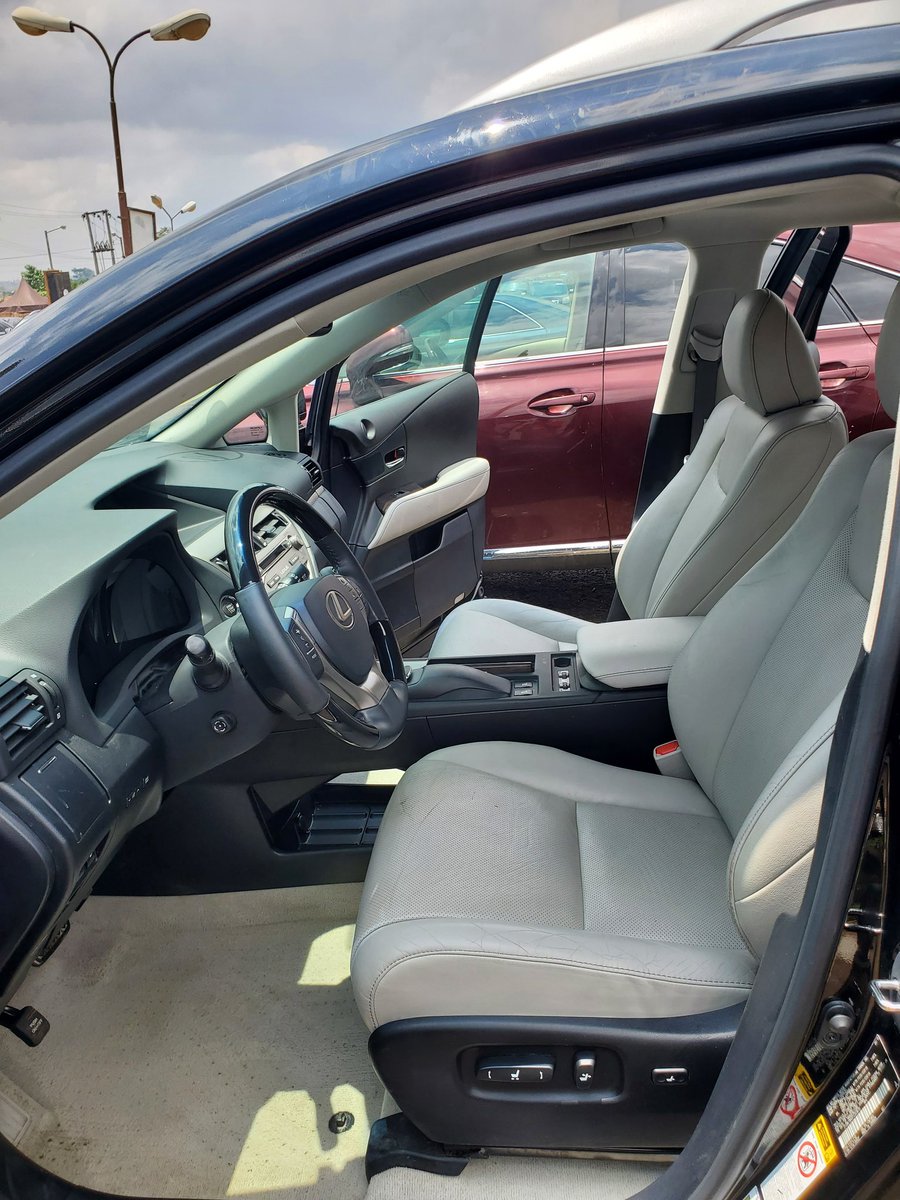 realAjayiPeter's tweet photo. Lexus RX350,  2015. Toks https://t.co/a0LlDatda9