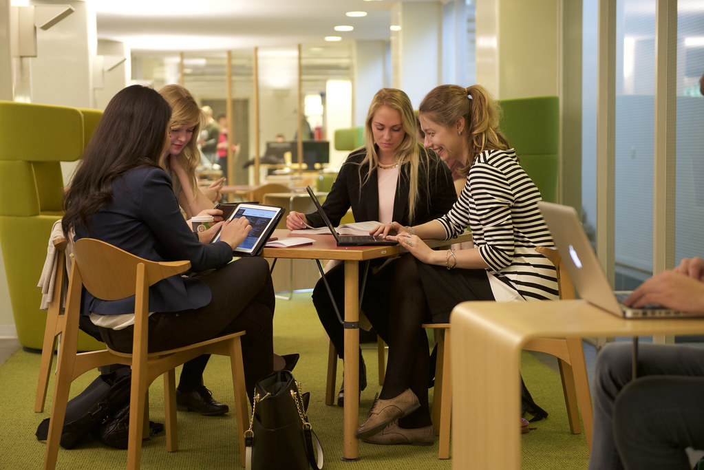 Hanken Library tweet media