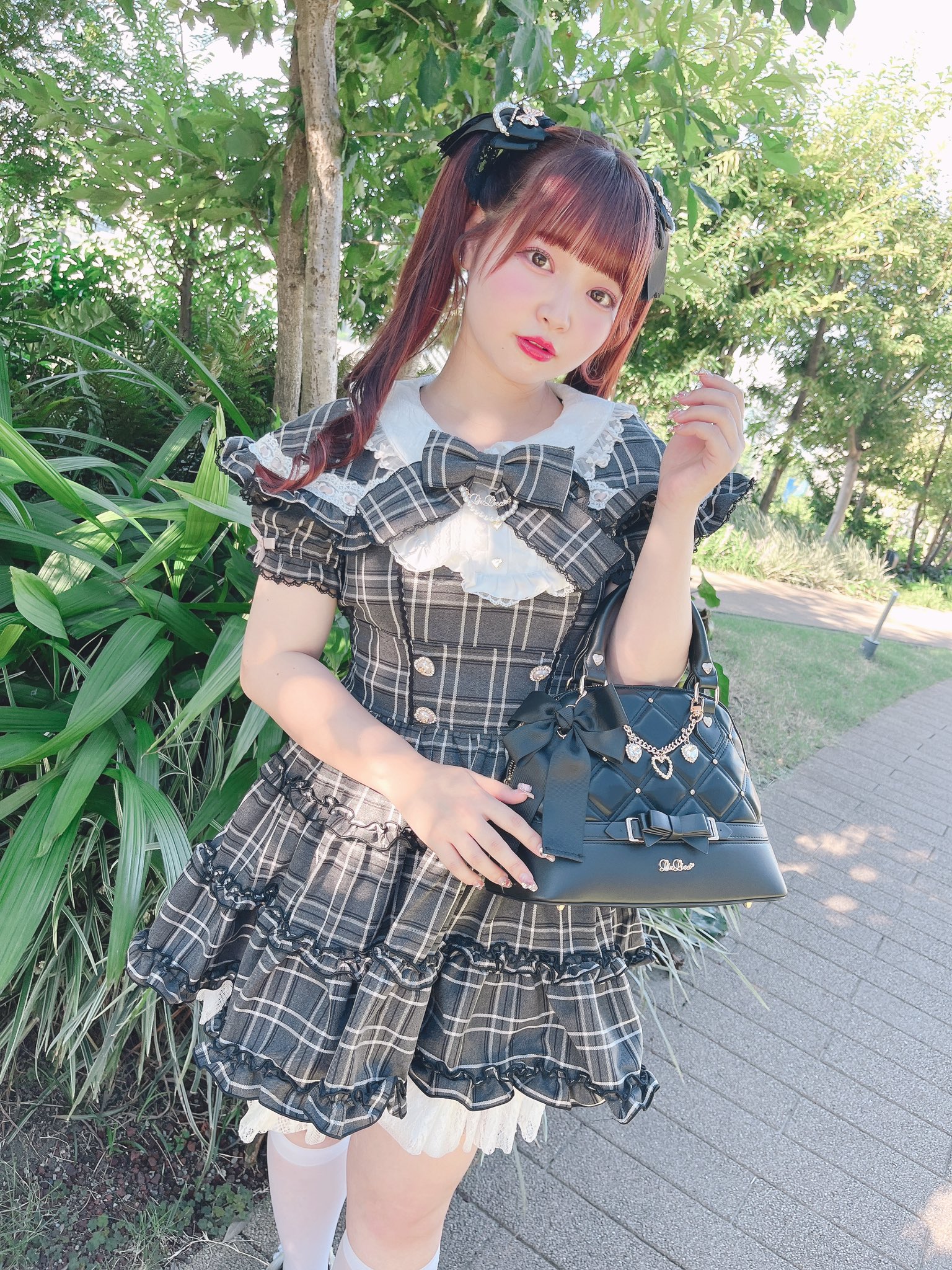 LIZLISA 編み上げワンピ　ホワイト　レース　ミニワンピ LIZLISA 総レース ワンピース キャミワンピ 編み上げ ホワイト